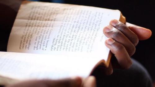 Tónlist og tilbeiðsla eru óaðskiljanlegir þættir í bahá'í samfélaginu í Mwinilunga. 